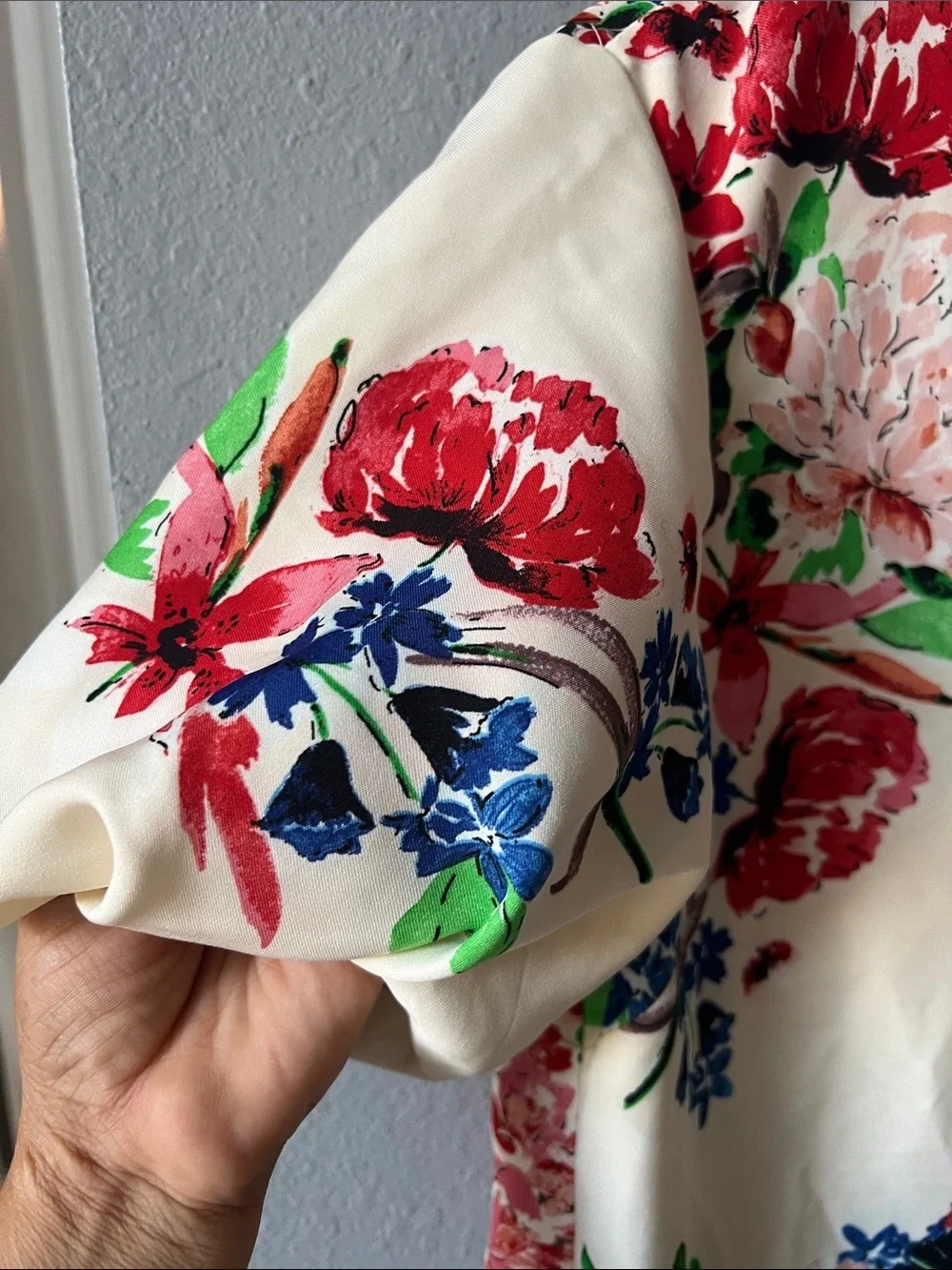 Zara Cream and Navy Floral V-Neck Mini Dress - Picture 4 of 8